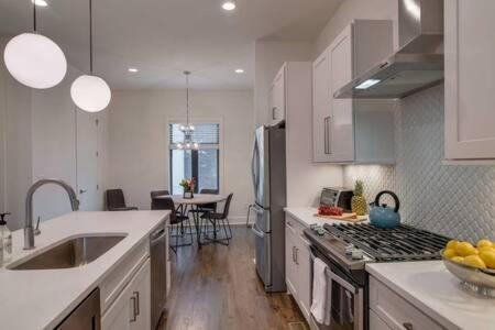 The Kora - Rooftop Luxury In Nashville'S Gulch Exterior photo